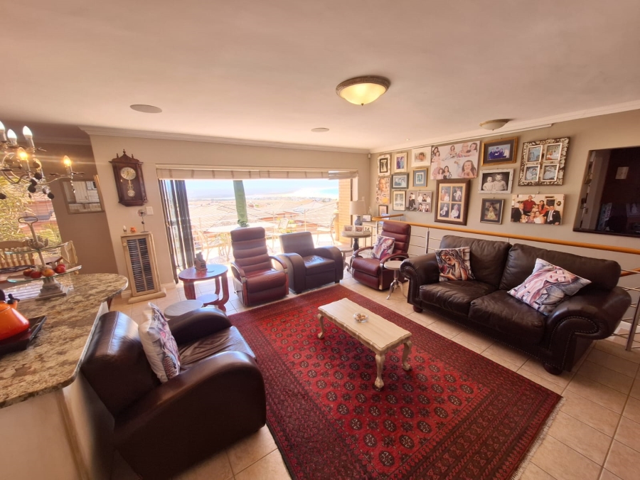 3 Bedroom Property for Sale in Wavecrest Eastern Cape